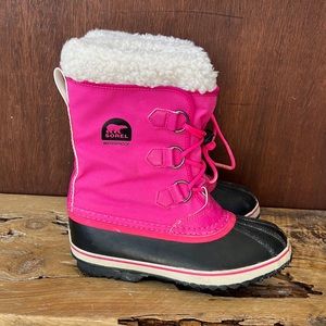 Girls Sorel nylon winter boots